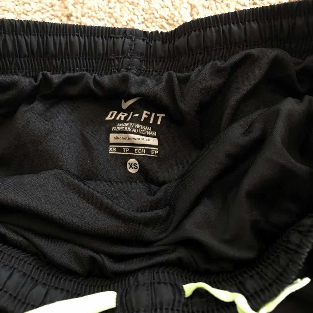 Nike Women’s Tempo Running Shorts Bundle, XS - Picture 12 of 12